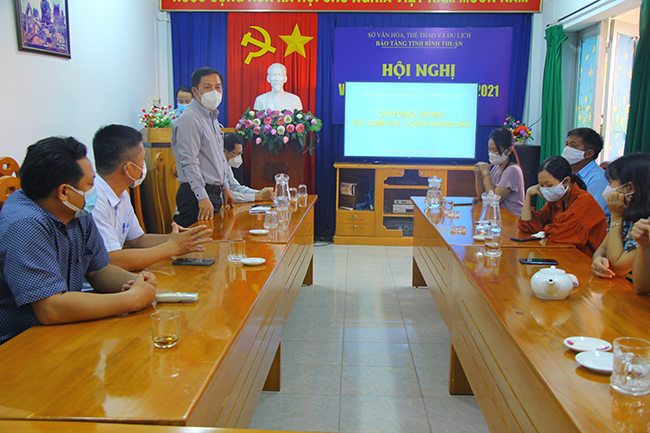 Đồng chí Trần Ngọc Phúc – Chủ tịch CĐVC tỉnh phát biểu