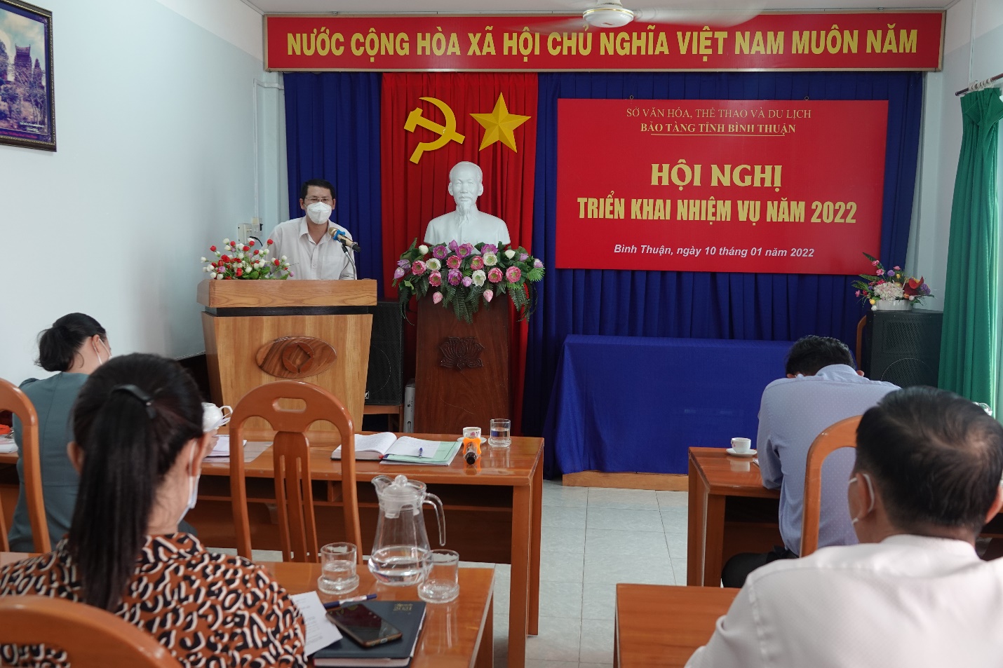 Ông Đoàn Văn Thuận - Giám đốc Bảo tàng tỉnh phát biểu tại Hội nghị 