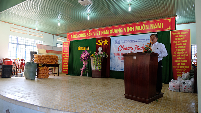 Ông Nguyễn Ngọc Ẩn – Chủ tịch CLB Unesco Bình Thuận phát biểu tại buổi từ thiện